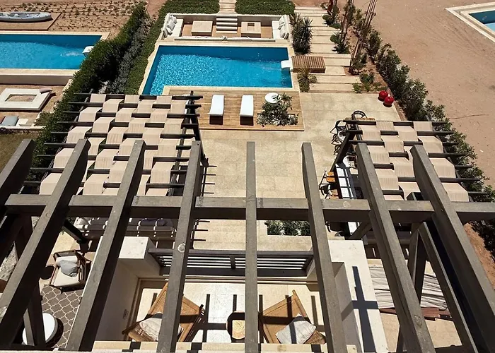 Gouna's *